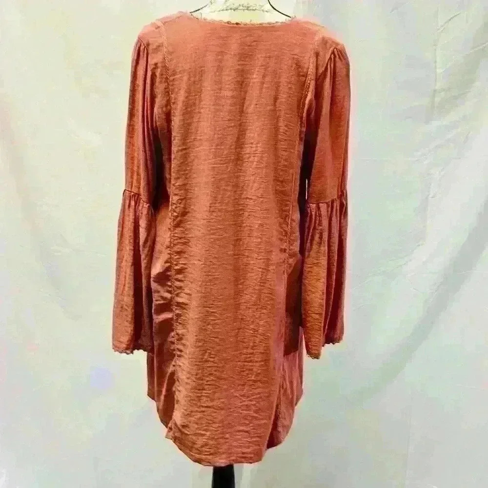 Free the Roses Women's Deep V Laced Mini Dress size Large - Picture 9 of 13